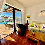 Pilar Villa Playa Blanca
