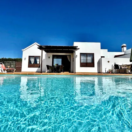 Pilar Villa *